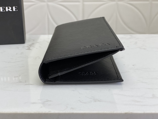 プラダ財布コピー内部構造